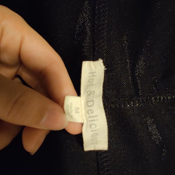 Black and White Cropped Zip Up Hoodie - Picture 4 of 5